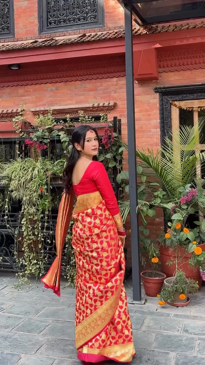 Roshani shrestha in party of Khukuri Rum